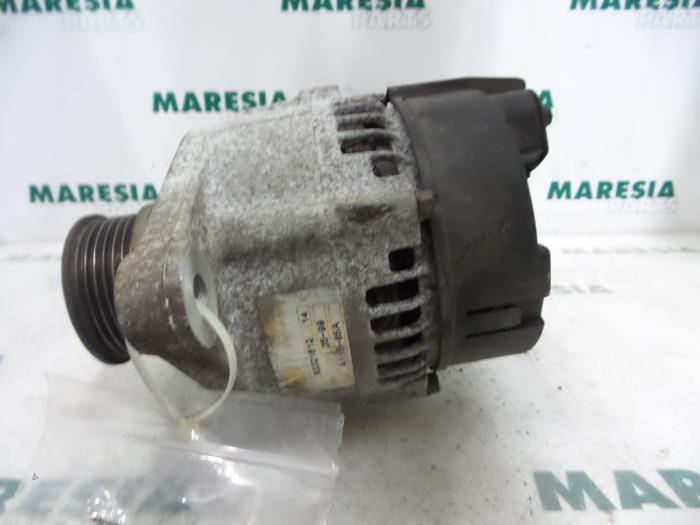 Dynamo van een Alfa Romeo 145 (930A) 1.4 Twin Spark 16V 1999