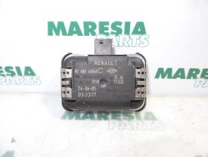 Gebruikte Regensensor Renault Espace (JK) 2.0 16V Turbo Prijs € 25,00 Margeregeling aangeboden door Maresia Parts