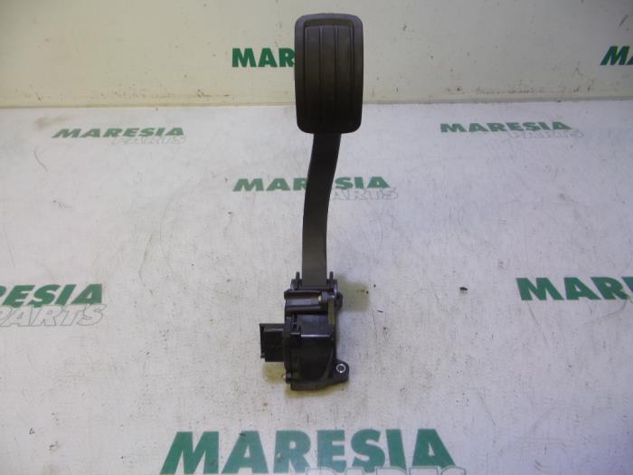 Gebruikte Gaspedaalpositie Sensor Citroen C4 Picasso (3D/3E) 2.0 Blue HDI 150 Prijs € 30,00 Margeregeling aangeboden door Maresia Parts