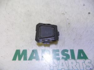 Gebruikte Regensensor Citroen C4 Picasso (3D/3E) 2.0 Blue HDI 150 Prijs € 20,00 Margeregeling aangeboden door Maresia Parts