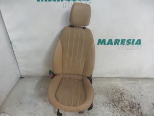 Gebruikte Voorstoel links Lancia Delta (844) 1.6 D Multijet 16V 120 Prijs € 149,00 Margeregeling aangeboden door Maresia Parts