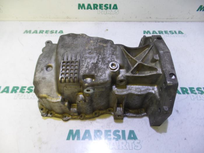 Gebruikte Carterpan Renault Grand Scénic III (JZ) 1.6 16V Prijs € 40,00 Margeregeling aangeboden door Maresia Parts