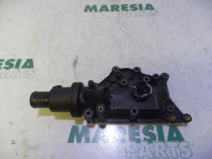 Gebruikte Thermostaathuis Renault Grand Scénic III (JZ) 1.6 16V Prijs € 50,00 Margeregeling aangeboden door Maresia Parts