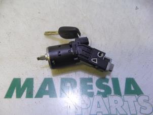 Gebruikte Kontaktslot + Sleutel Peugeot 308 (L3/L8/LB/LH/LP) 1.6 BlueHDi 120 Prijs € 29,99 Margeregeling aangeboden door Maresia Parts