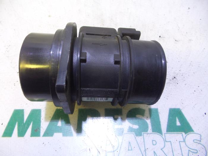 Gebruikte Luchthoeveelheidsmeter Renault Laguna II Grandtour (KG) 1.9 dCi 110 Prijs € 35,00 Margeregeling aangeboden door Maresia Parts
