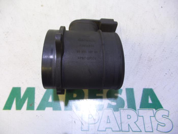 Gebruikte Luchthoeveelheidsmeter Citroen Berlingo 1.6 Hdi 75 16V Phase 1 Prijs € 25,00 Margeregeling aangeboden door Maresia Parts