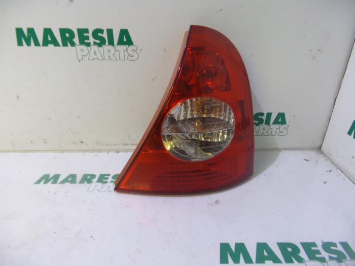 RENAULT Clio 2 generation (1998-2013) Rear Right Taillight Lamp 8200917487 19520930