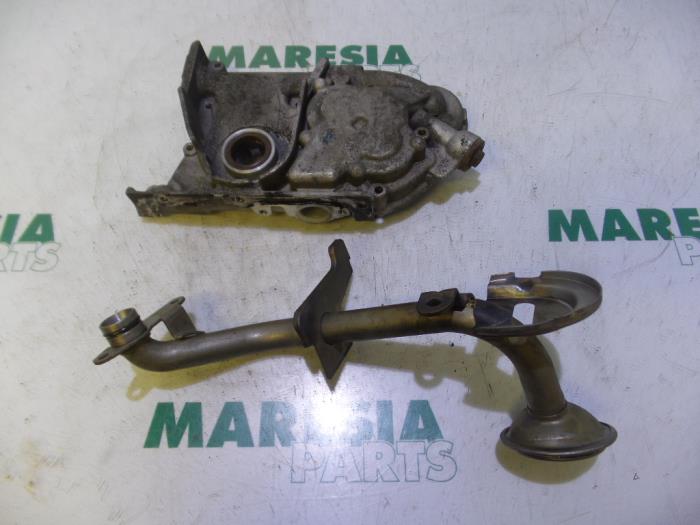 Gebruikte Oliepomp Lancia Lybra SW 2.4 JTD Prijs € 157,50 Margeregeling aangeboden door Maresia Parts