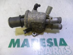 Gebruikte Thermostaathuis Lancia Lybra SW 2.4 JTD Prijs € 50,00 Margeregeling aangeboden door Maresia Parts