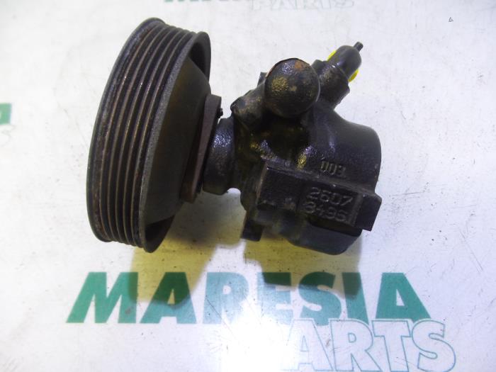 Gebruikte Pomp Servo Lancia Lybra SW 2.4 JTD Prijs € 105,00 Margeregeling aangeboden door Maresia Parts