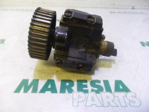Gebruikte Brandstofpomp Mechanisch Lancia Lybra SW 2.4 JTD Prijs € 90,00 Margeregeling aangeboden door Maresia Parts