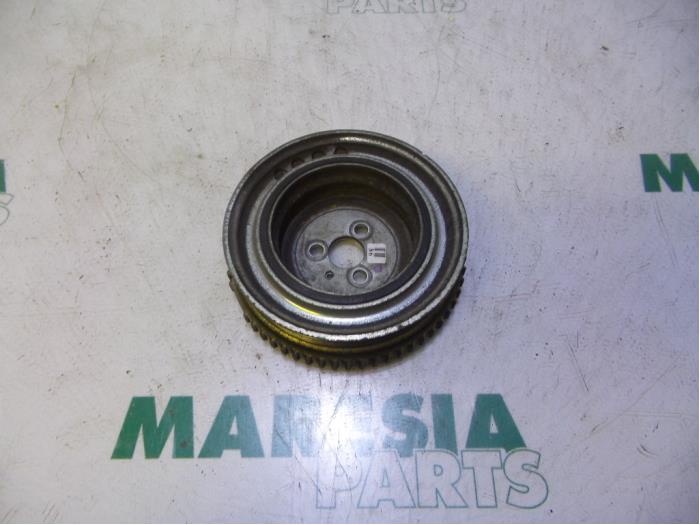 Gebruikte Krukas Poelie Lancia Ypsilon (843) 1.4 16V Prijs € 24,95 Margeregeling aangeboden door Maresia Parts