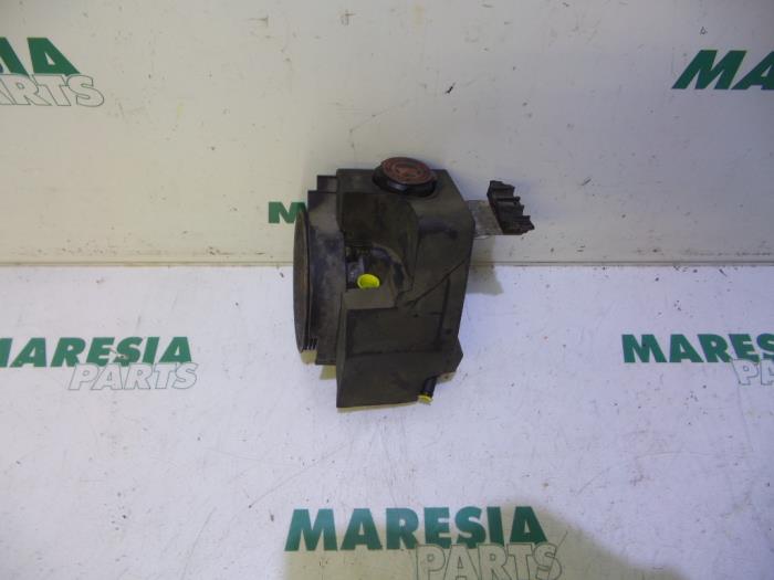 Gebruikte Servopomp Peugeot 206 SW (2E/K) 1.4 Prijs € 50,00 Margeregeling aangeboden door Maresia Parts