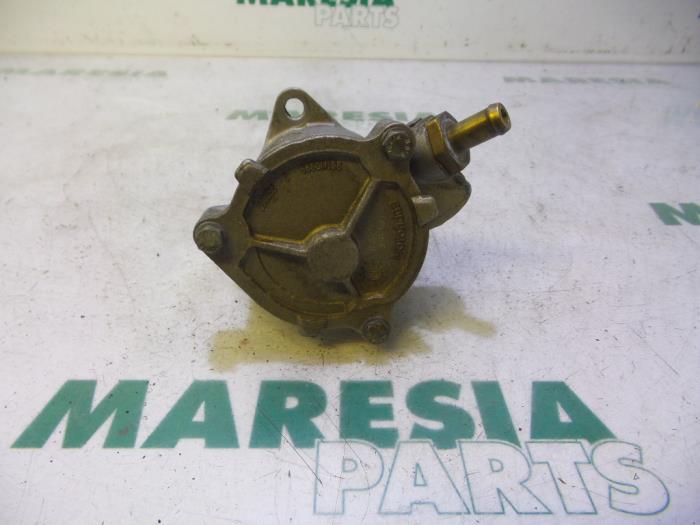 Gebruikte Vacuumpomp (Diesel) Fiat Punto II (188) 1.9 JTD 80 ELX 3-Drs. Prijs € 24,95 Margeregeling aangeboden door Maresia Parts