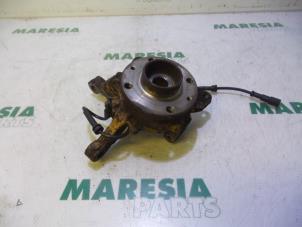 Gebruikte Asschenkel rechts-voor Renault Scénic I (JA) 1.6 16V Prijs € 40,00 Margeregeling aangeboden door Maresia Parts