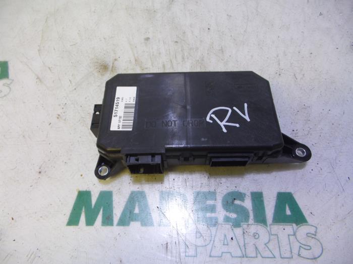 Gebruikte Computer Diversen Fiat Stilo (192A/B) 1.6 16V 3-Drs. Prijs € 35,00 Margeregeling aangeboden door Maresia Parts