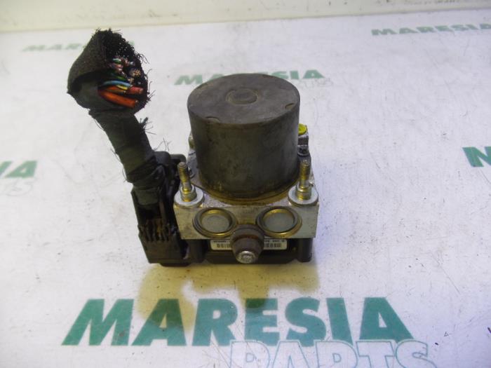 Gebruikte ABS Pomp Fiat Stilo (192A/B) 1.6 16V 3-Drs. Prijs € 75,00 Margeregeling aangeboden door Maresia Parts
