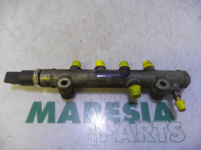 Gebruikte Verstuiver brug Peugeot 206 (2A/C/H/J/S) 1.4 HDi Prijs € 50,00 Margeregeling aangeboden door Maresia Parts