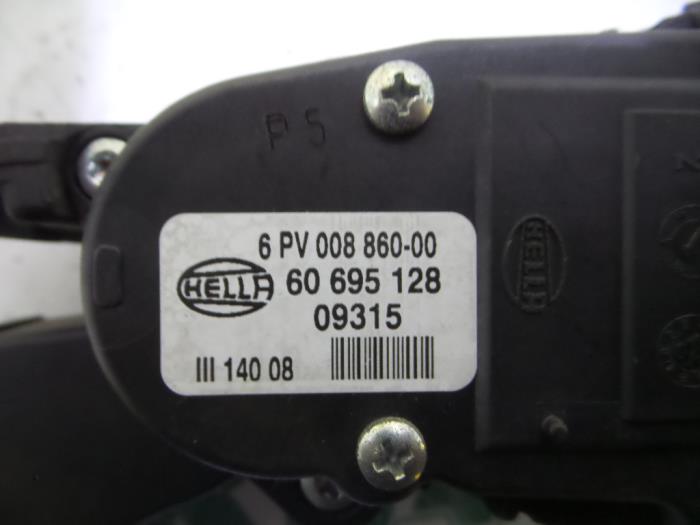 Sensor Gaspedaalpositie van een Alfa Romeo 159 Sportwagon (939BX) 2.2 JTS 16V 2008