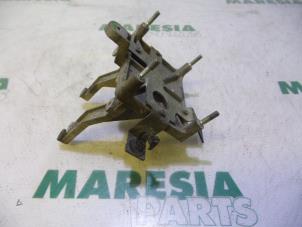 Gebruikte Steun (diversen) Fiat 500 (312) 1.2 Prijs € 20,00 Margeregeling aangeboden door Maresia Parts