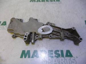 Gebruikte Kleppendeksel Renault Clio II (BB/CB) 1.4 16V Prijs € 20,00 Margeregeling aangeboden door Maresia Parts