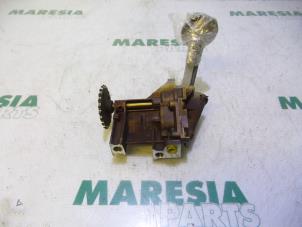 Gebruikte Oliepomp Renault Clio II (BB/CB) 1.4 16V Prijs € 50,00 Margeregeling aangeboden door Maresia Parts