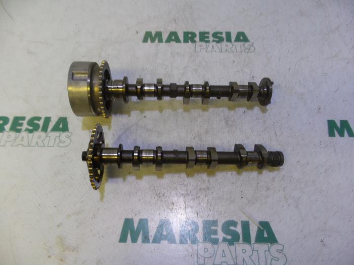 Gebruikte Nokkenas Peugeot 107 1.0 12V Prijs € 157,50 Margeregeling aangeboden door Maresia Parts