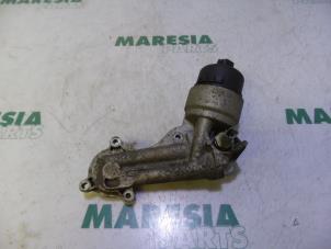 Gebruikte Oliefilterhouder Peugeot 206 (2A/C/H/J/S) 1.4 16V Prijs € 35,00 Margeregeling aangeboden door Maresia Parts
