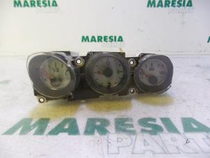Gebruikte Display Interieur Alfa Romeo 156 Sportwagon (932) 2.4 JTD Prijs € 30,00 Margeregeling aangeboden door Maresia Parts