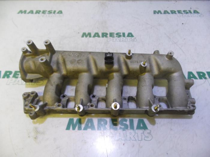 Gebruikte Inlaatspruitstuk Alfa Romeo 156 Sportwagon (932) 2.4 JTD Prijs € 75,00 Margeregeling aangeboden door Maresia Parts