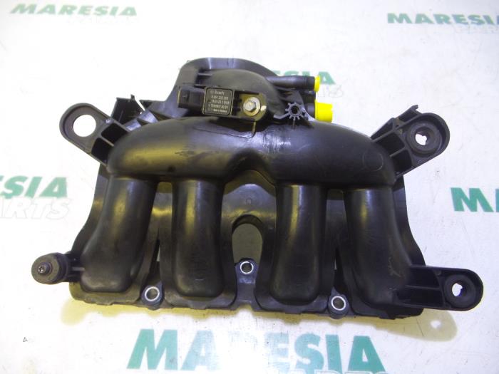 Gebruikte Spruitstuk Inlaat Peugeot 208 I (CA/CC/CK/CL) 1.6 16V GTI Prijs € 49,99 Margeregeling aangeboden door Maresia Parts
