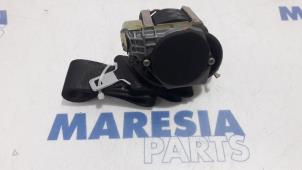 Gebruikte Veiligheidsgordel rechts-voor Peugeot 307 CC (3B) 2.0 16V Prijs € 75,00 Margeregeling aangeboden door Maresia Parts