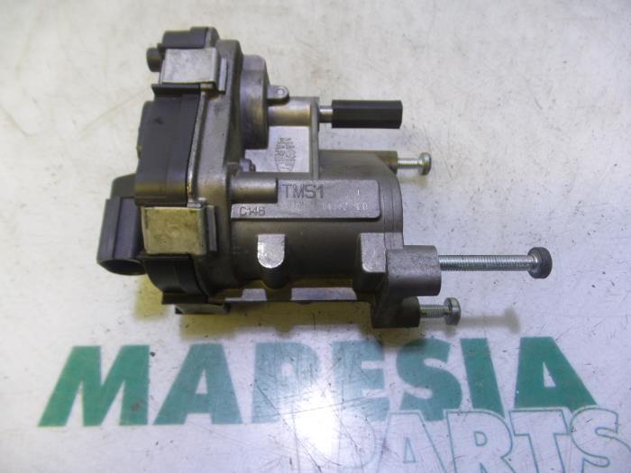 Gebruikte Gasklephuis Alfa Romeo 159 (939AX) 1.9 JTDm 16V Prijs € 105,00 Margeregeling aangeboden door Maresia Parts