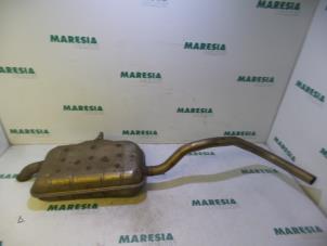 Gebruikte Uitlaat Einddemper Renault Scénic II (JM) 1.9 dCi 120 Prijs € 30,00 Margeregeling aangeboden door Maresia Parts