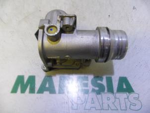 Gebruikte Gasklephuis Renault Kangoo Express (FW) 1.5 dCi 90 FAP Prijs € 46,00 Margeregeling aangeboden door Maresia Parts