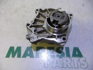Gebruikte Vacuumpomp (Diesel) Alfa Romeo 147 (937) 1.9 JTDM 16V Prijs € 75,00 Margeregeling aangeboden door Maresia Parts