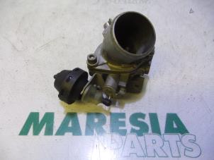 Gebruikte Gasklephuis Alfa Romeo 147 (937) 1.9 JTDM 16V Prijs € 157,50 Margeregeling aangeboden door Maresia Parts