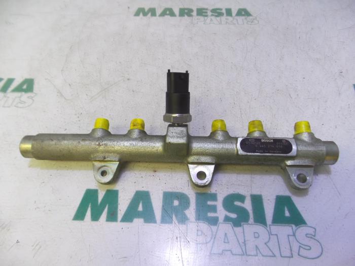 Gebruikte Injector brug Fiat Punto II (188) 1.9 JTD 80 ELX 5-Drs. Prijs € 50,00 Margeregeling aangeboden door Maresia Parts