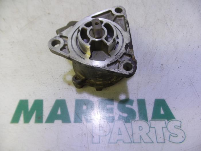 Gebruikte Vacuumpomp (Diesel) Fiat Punto II (188) 1.9 JTD 80 ELX 5-Drs. Prijs € 24,95 Margeregeling aangeboden door Maresia Parts