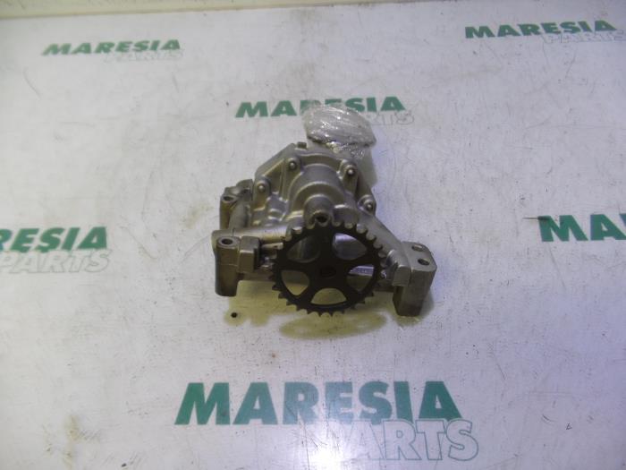 Gebruikte Oliepomp Peugeot 307 SW (3H) 2.0 HDi 110 FAP Prijs € 105,00 Margeregeling aangeboden door Maresia Parts