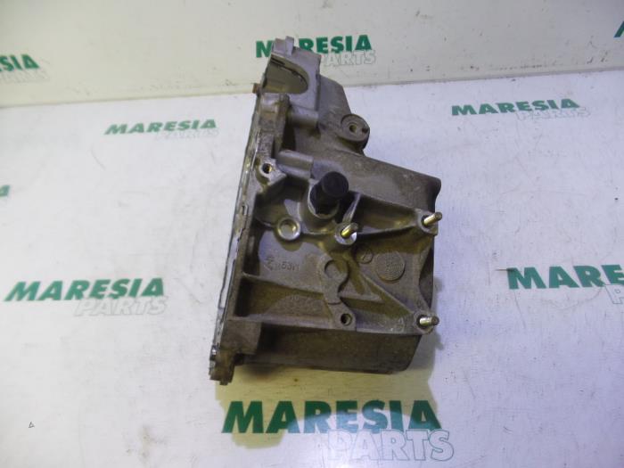 Gebruikte Versnellingsbakhuis Peugeot 206 SW (2E/K) 1.4 Prijs € 40,00 Margeregeling aangeboden door Maresia Parts