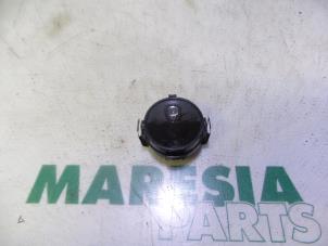 Gebruikte Sensor regen Renault Megane II CC (EM) 1.6 16V Prijs € 25,00 Margeregeling aangeboden door Maresia Parts