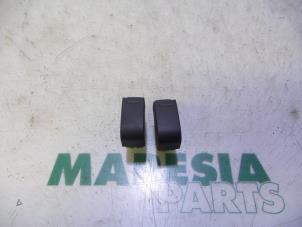Gebruikte Combischakelaar ramen Citroen C1 1.0 12V Prijs € 20,00 Margeregeling aangeboden door Maresia Parts