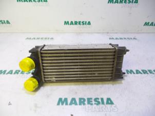 Gebruikte Intercooler Peugeot 308 (4A/C) 1.6 HDi Prijs € 24,00 Margeregeling aangeboden door Maresia Parts