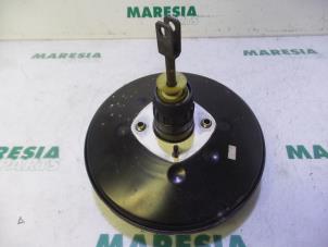 Gebruikte Rembol Renault Grand Scénic II (JM) 1.9 dCi 120 Prijs € 50,00 Margeregeling aangeboden door Maresia Parts