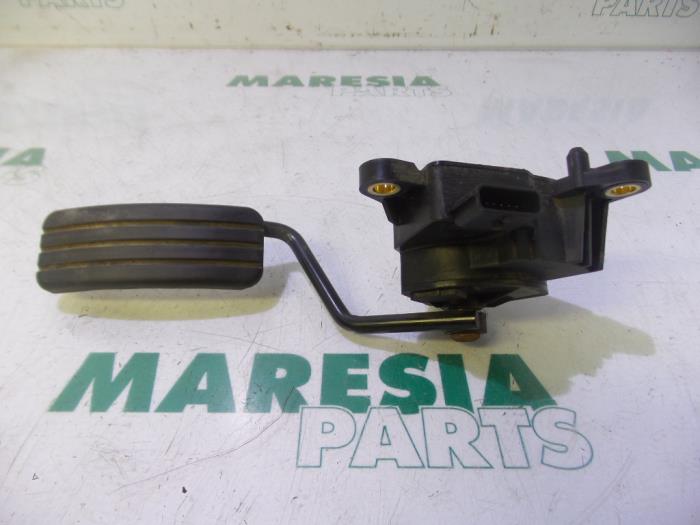 Gebruikte Gaspedaalpositie Sensor Renault Grand Scénic II (JM) 1.9 dCi 120 Prijs € 35,00 Margeregeling aangeboden door Maresia Parts