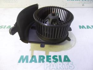 Gebruikte Kachel Ventilatiemotor Renault Grand Scénic II (JM) 1.9 dCi 120 Prijs € 35,00 Margeregeling aangeboden door Maresia Parts