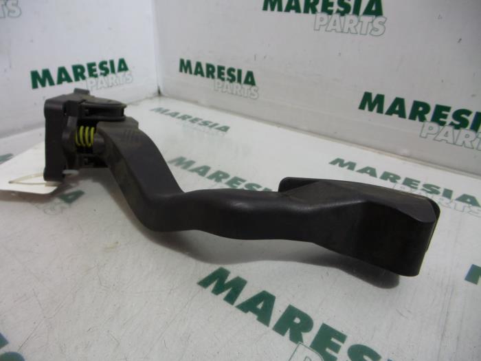 Gebruikte Sensor Gaspedaalpositie Peugeot 307 (3A/C/D) 2.0 HDi 110 FAP Prijs € 30,00 Margeregeling aangeboden door Maresia Parts