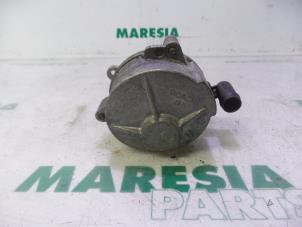 Gebruikte Videpomp (Diesel) Renault Grand Scénic II (JM) 1.9 dCi 120 Prijs € 35,00 Margeregeling aangeboden door Maresia Parts