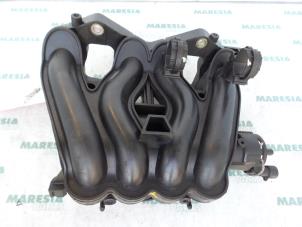 Gebruikte Inlaatspruitstuk Fiat Punto II (188) 1.2 60 S Prijs € 35,00 Margeregeling aangeboden door Maresia Parts